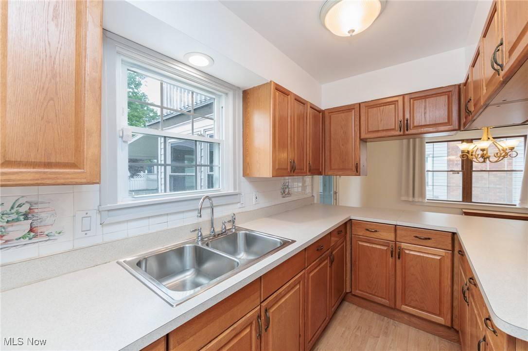 Lakewood, OH 44107,2224 Emily AVE