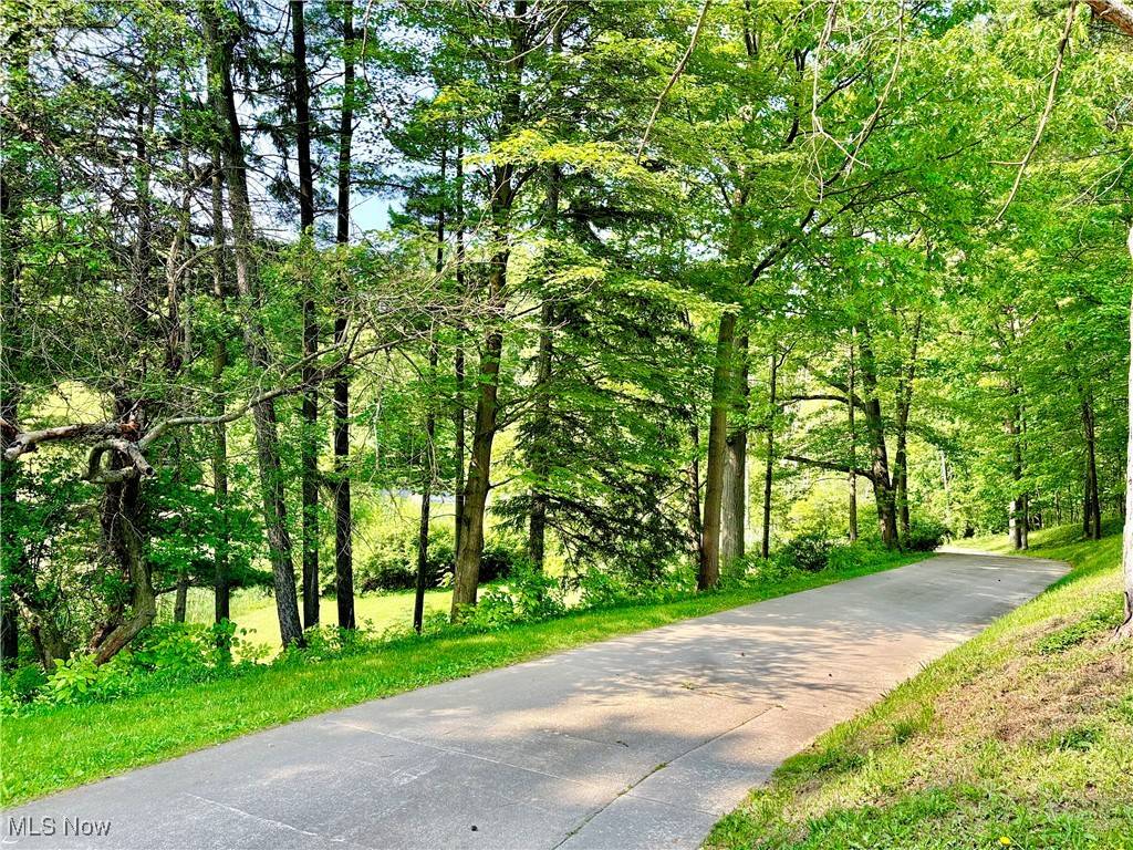 Brecksville, OH 44141,6684 Farview RD