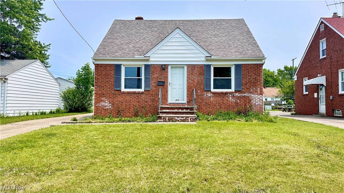 Euclid, OH 44119,711 E 212th ST