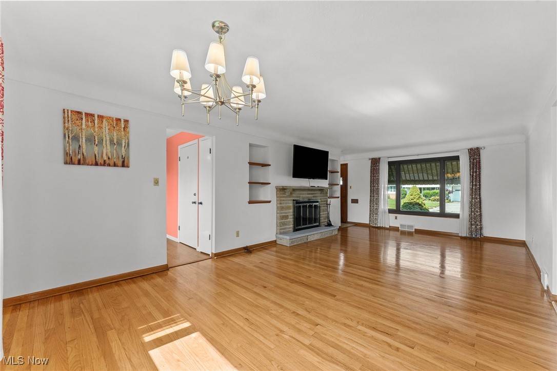 Rocky River, OH 44116,2637 Carmen DR