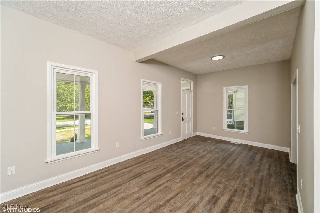 Chagrin Falls, OH 44022,190 Columbus ST