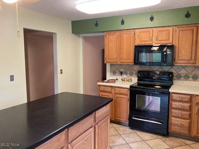 Strongsville, OH 44136,15762 Grosse Pointe OVAL