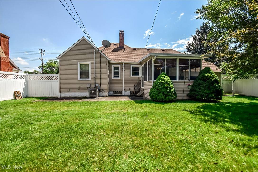 Garfield Heights, OH 44125,11511 McCracken RD