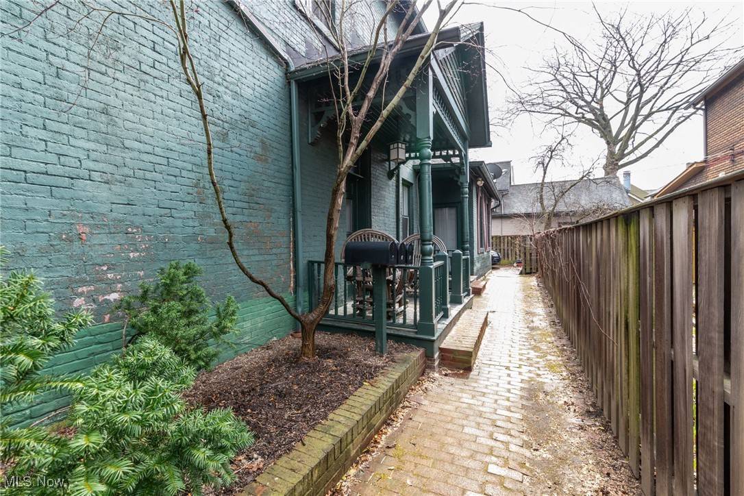 Cleveland, OH 44113,3001 Bridge AVE #2