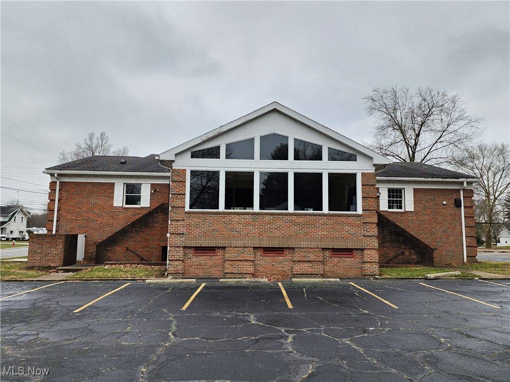 North Canton, OH 44720,1021 Schneider ST SE