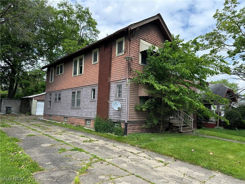Youngstown, OH 44511,656 Saint Louis AVE