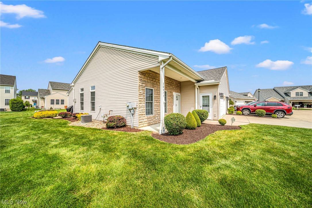 Willoughby, OH 44094,38077 Burrard LN