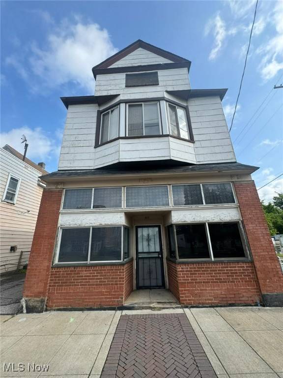 Cleveland, OH 44105,5611 Fleet AVE