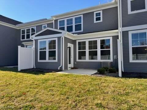 Avon Lake, OH 44012,726 Harbour Town CT