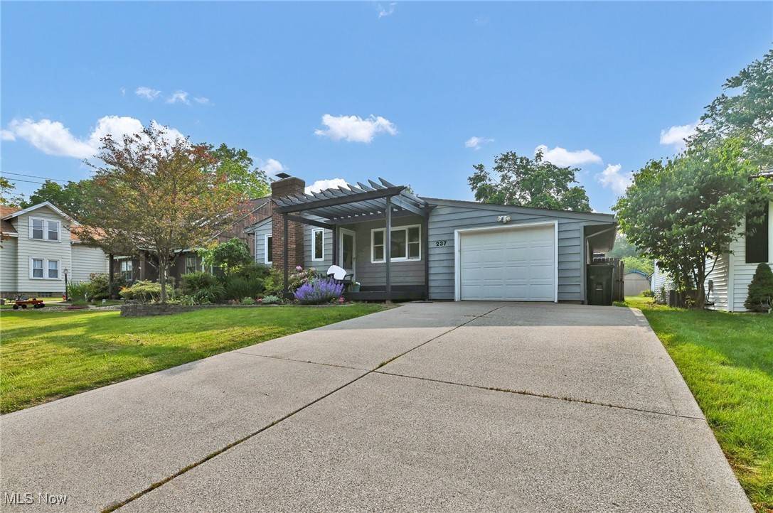Wadsworth, OH 44281,237 Stratford AVE