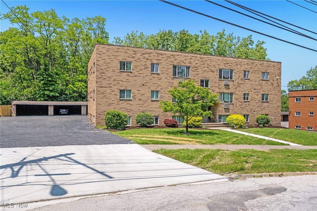 Garfield Heights, OH 44125,4560 E 104th ST