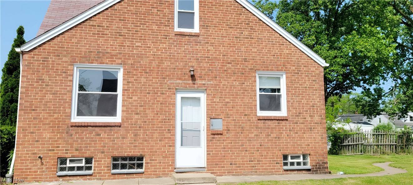 Parma, OH 44134,3302 Grovewood AVE