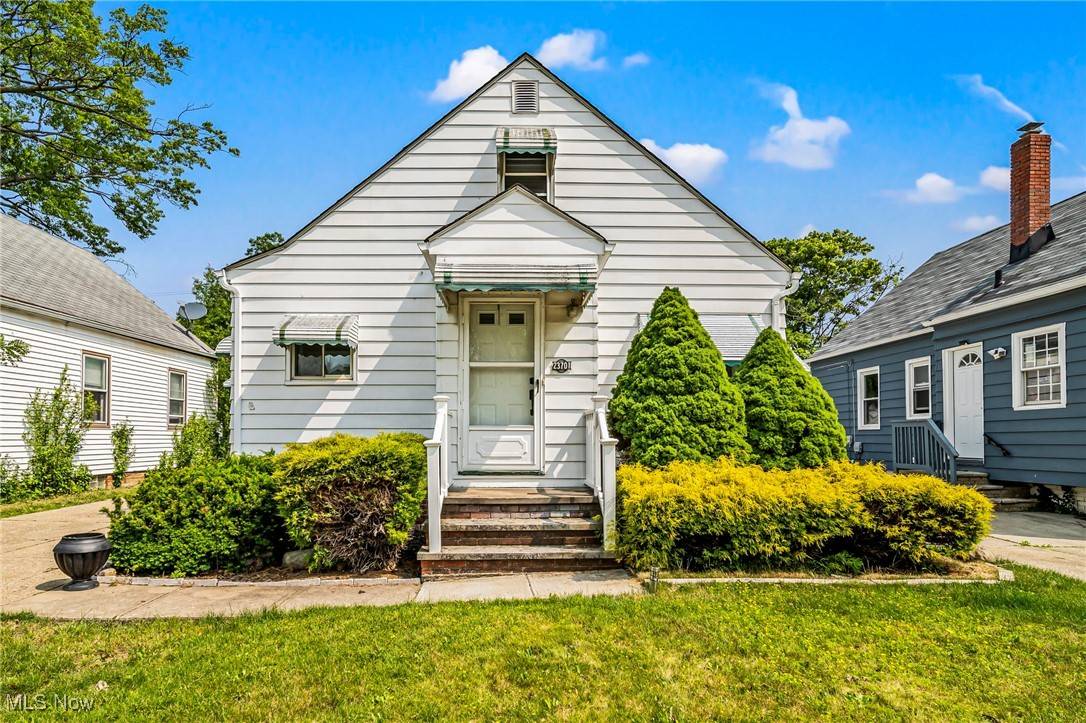 Euclid, OH 44123,23701 Colbourne RD