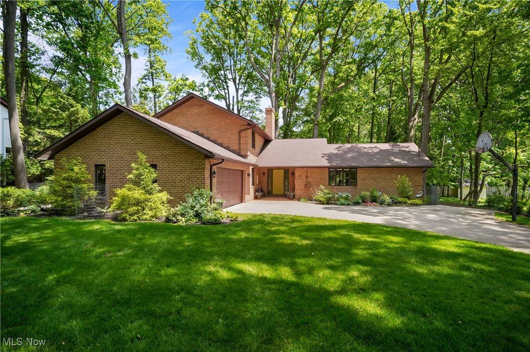 Silver Lake, OH 44224,3021 Harriett RD