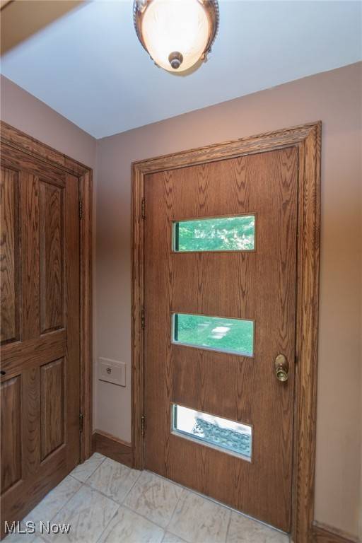Mayfield Village, OH 44143,6775 Glenview RD