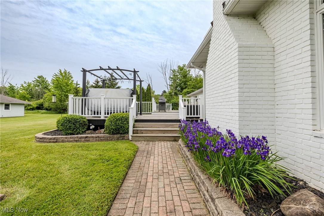 Chardon, OH 44024,8921 Auburn RD