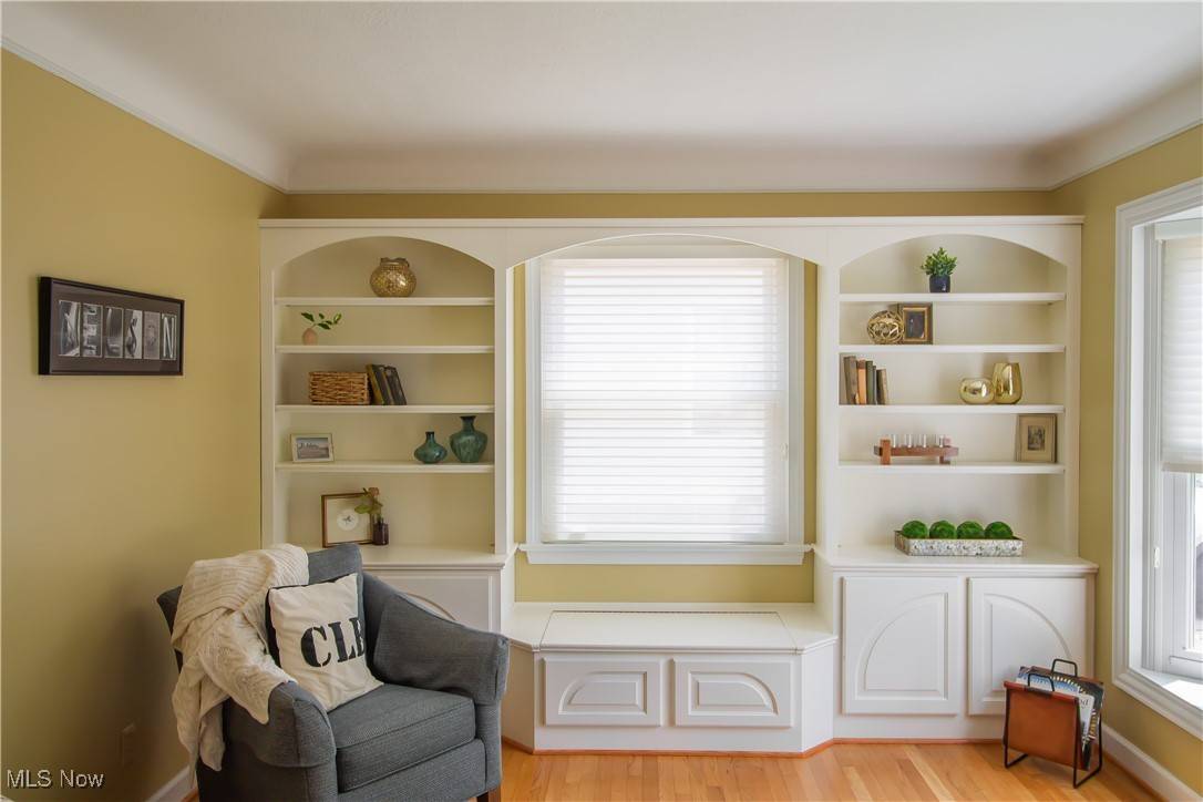 Bay Village, OH 44140,515 Parkside DR