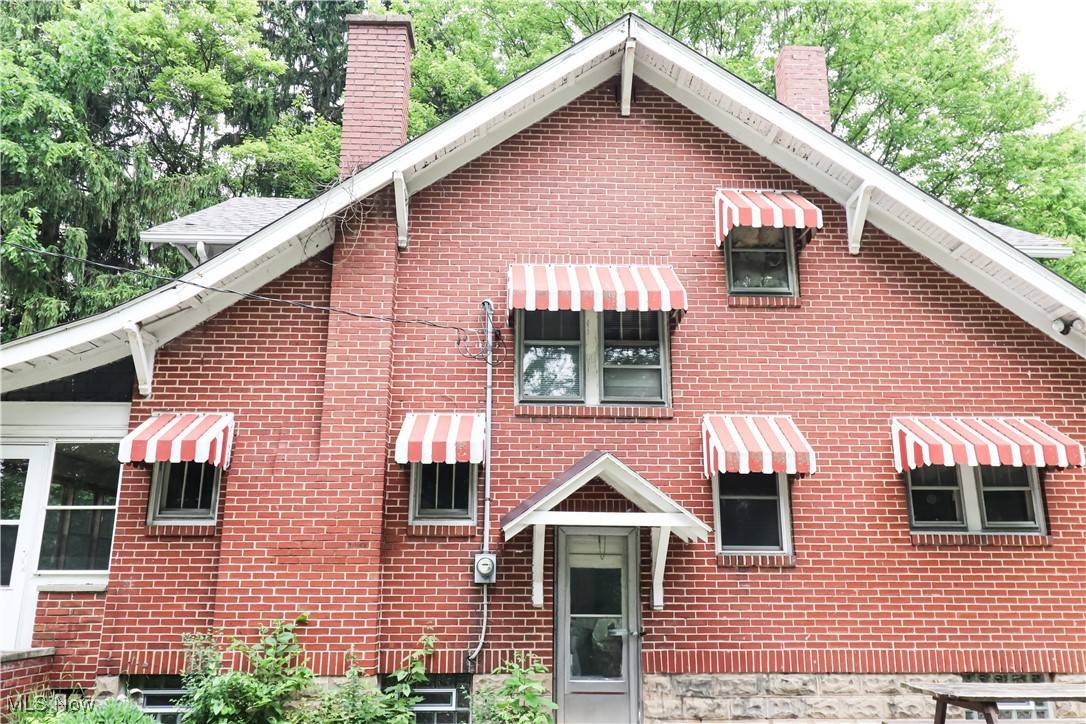 Wadsworth, OH 44281,450 Akron RD