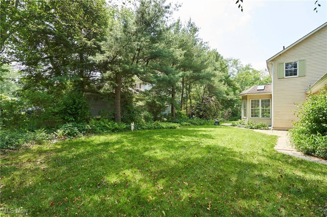 Akron, OH 44313,2450 Laurel Valley DR
