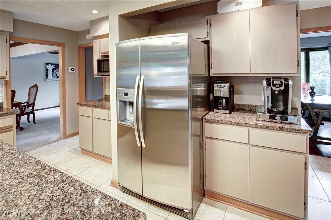 Hinckley, OH 44233,77 Carr RD