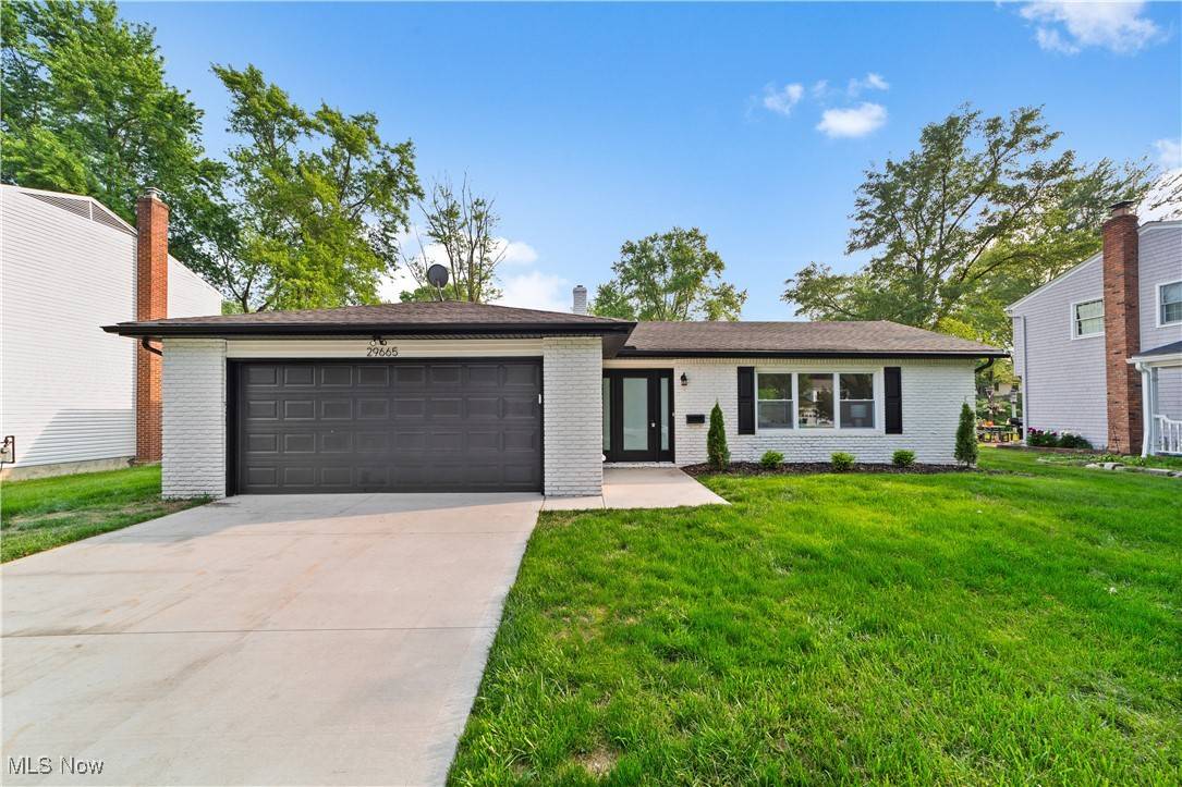 North Olmsted, OH 44070,29665 Wellington DR