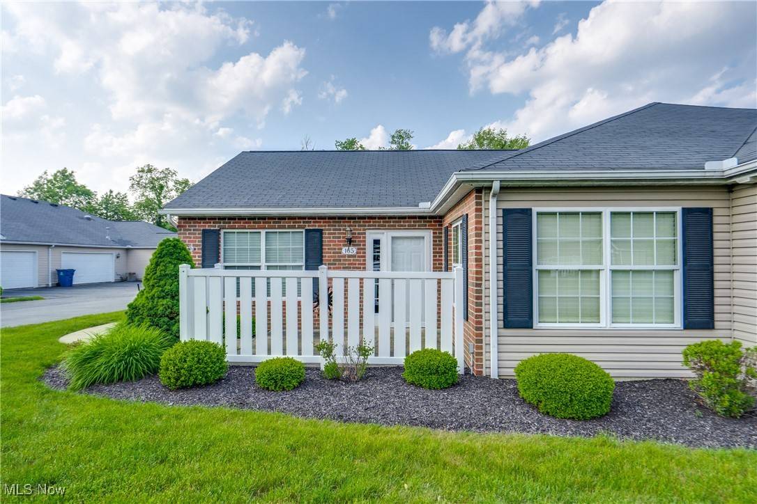 Hartville, OH 44632,165 Woodbury Glen ST