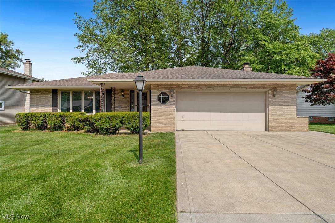 Seven Hills, OH 44131,6537 Gale DR