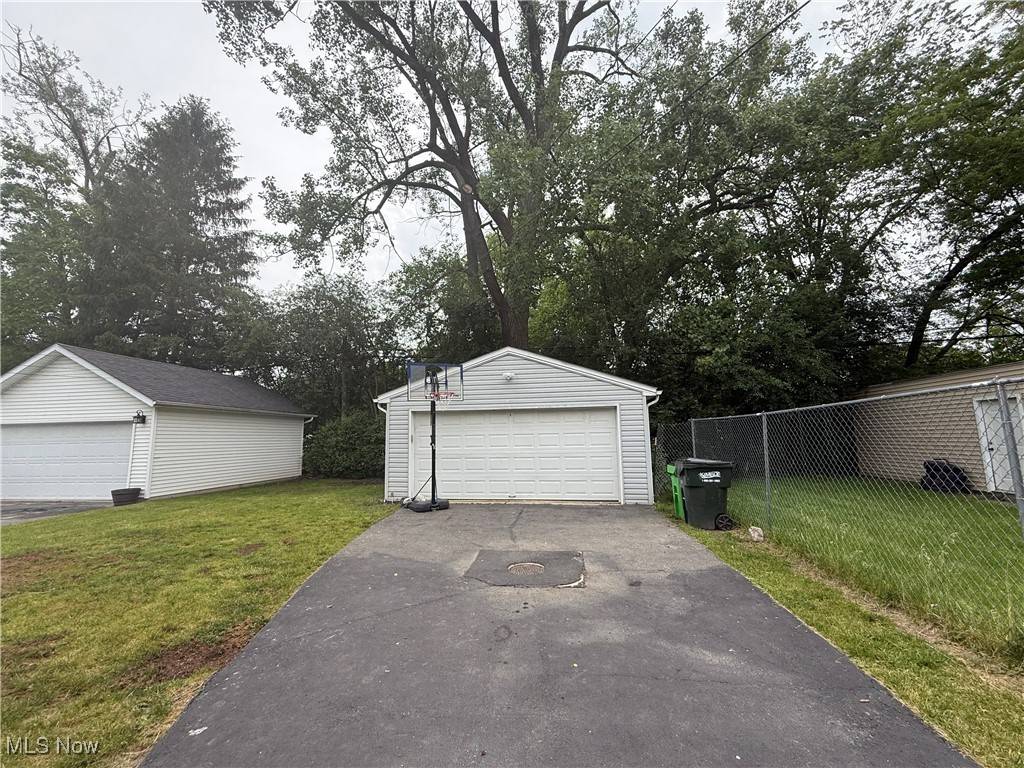 Warrensville Heights, OH 44122,20007 Sunset DR