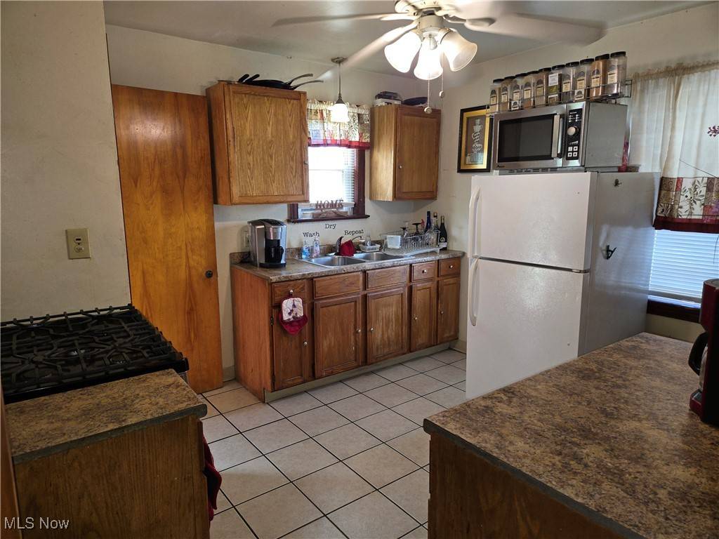 Euclid, OH 44119,22061 Miller AVE