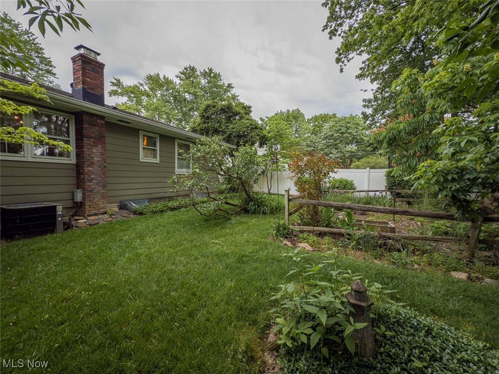 Norton, OH 44203,2785 Greenridge RD