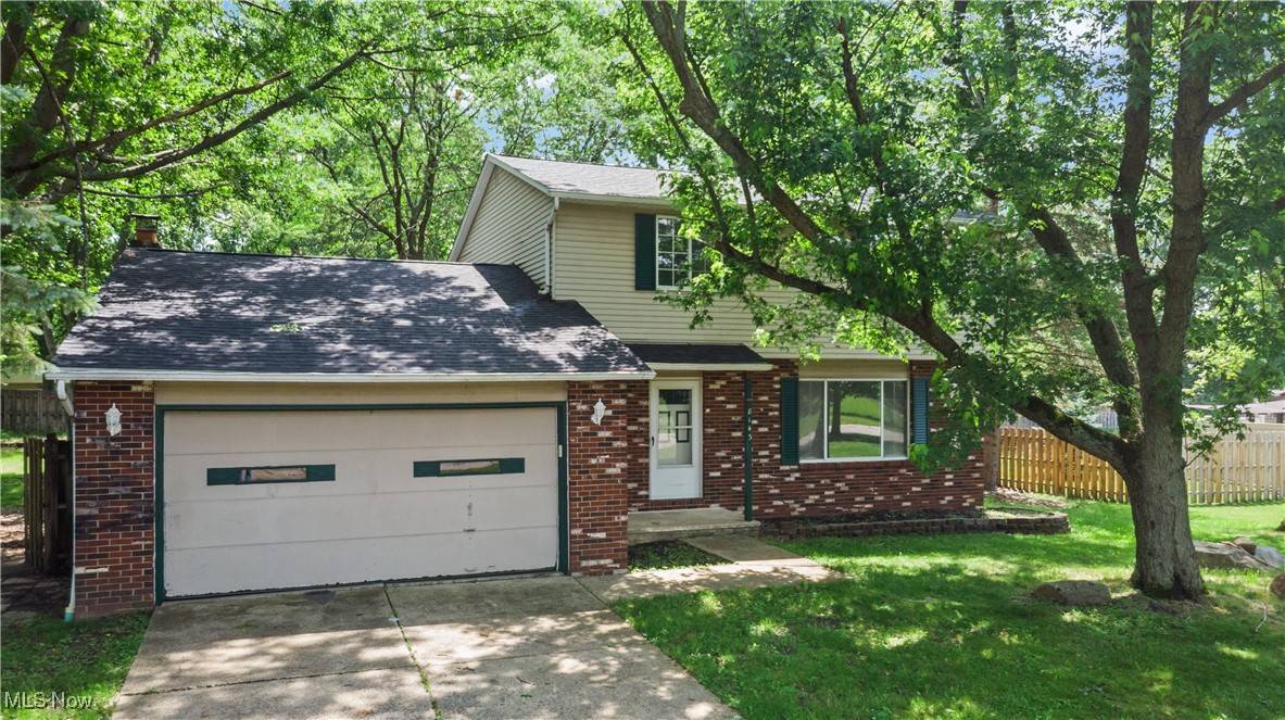North Royalton, OH 44133,8143 Elaine DR