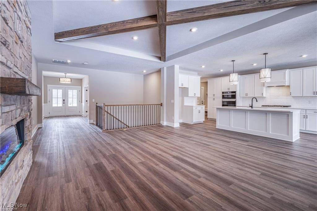 Hinckley, OH 44233,2091 Hayden DR
