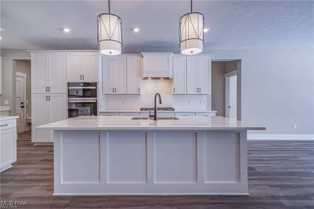 Hinckley, OH 44233,2091 Hayden DR