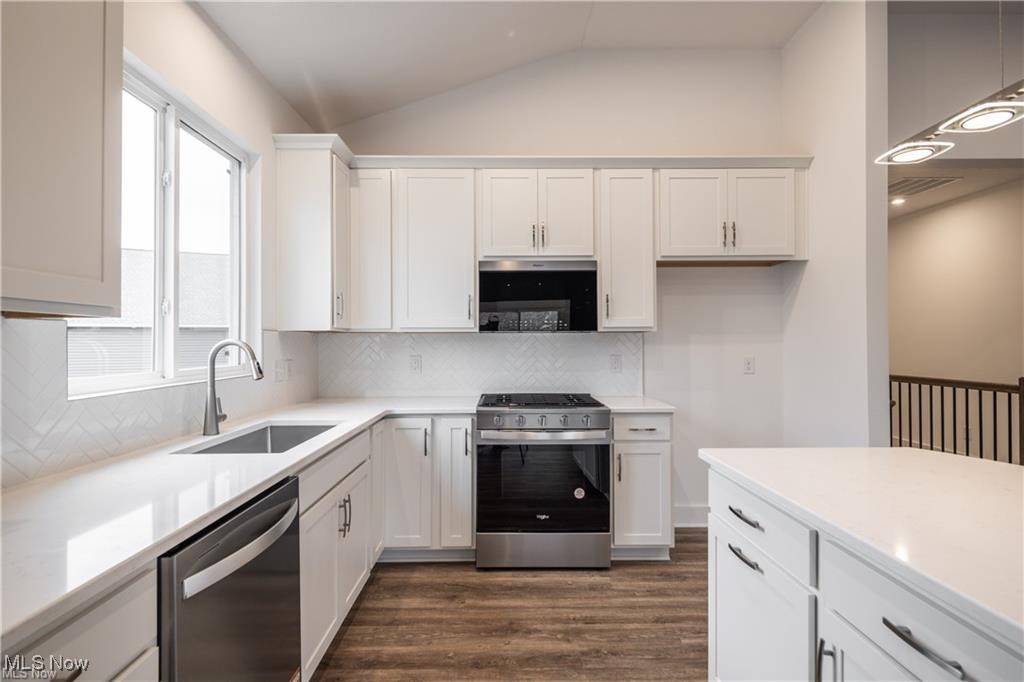 Medina, OH 44256,6144 Grey Heron DR