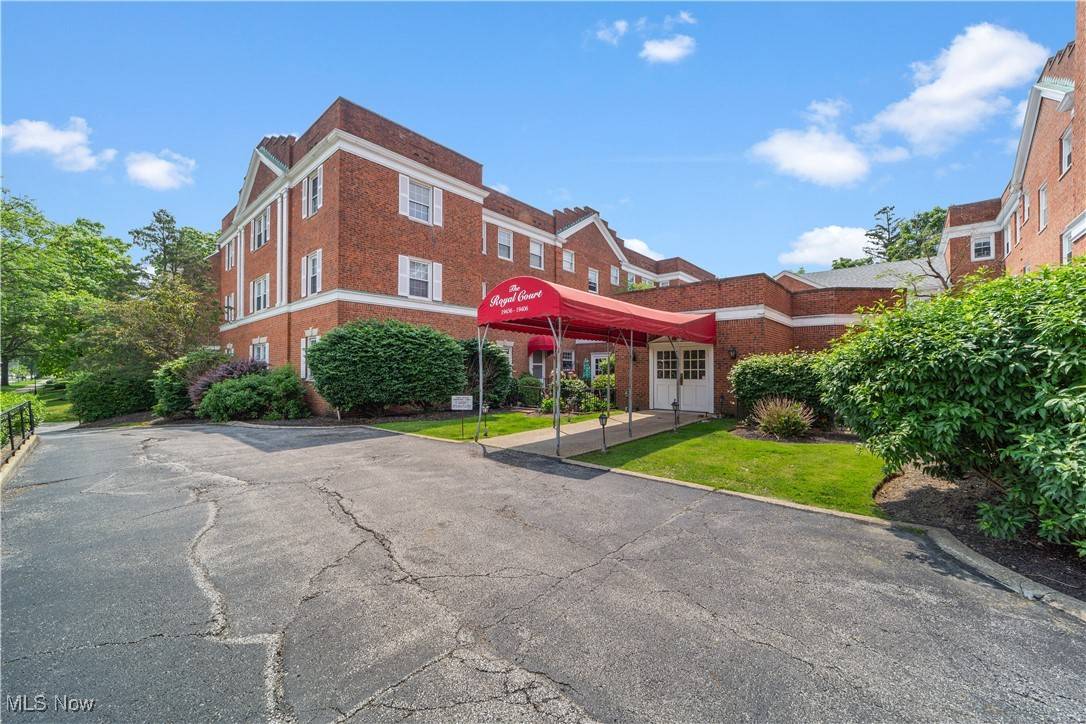 Shaker Heights, OH 44122,19436 Van Aken BLVD