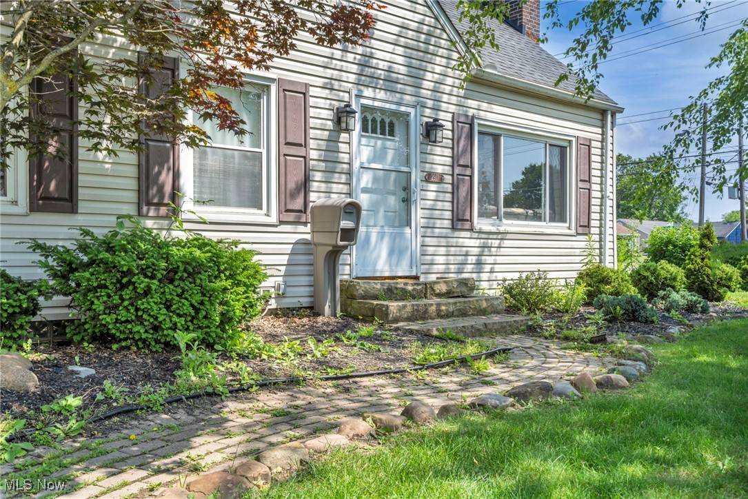 Cuyahoga Falls, OH 44221,2911 Archwood PL