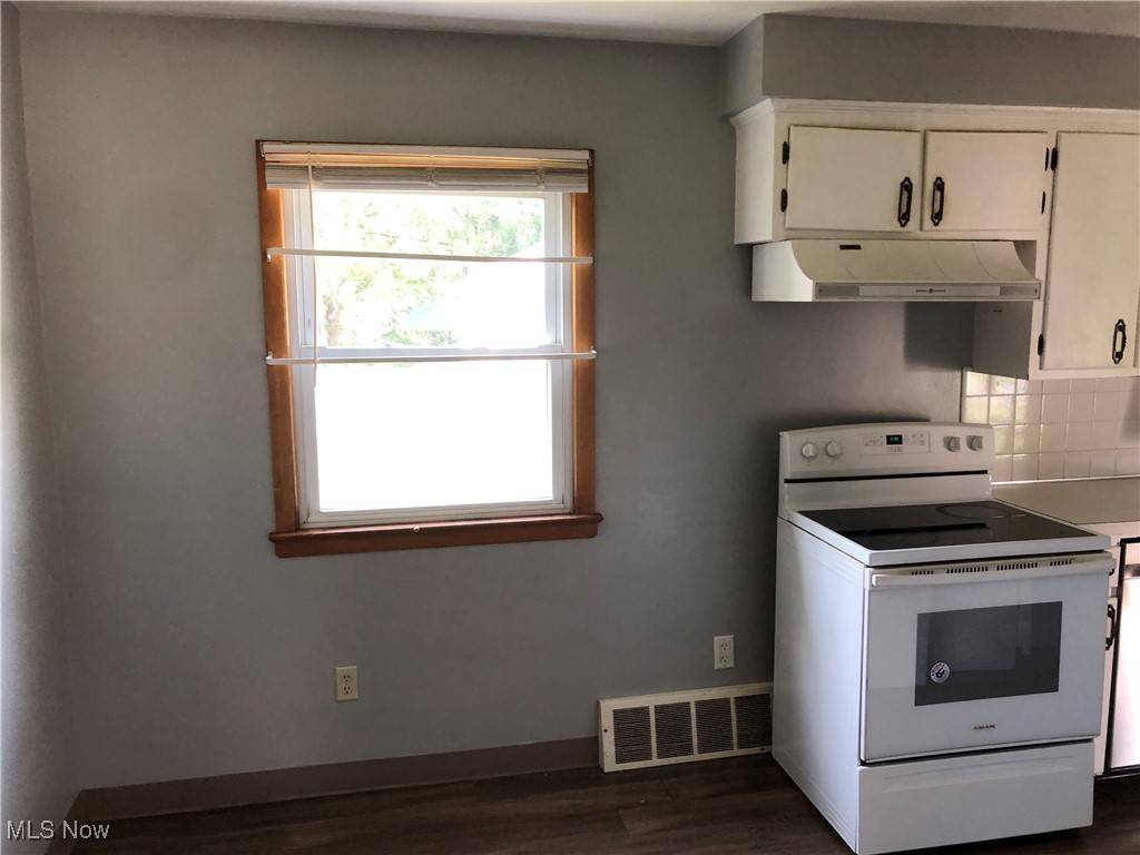Garfield Heights, OH 44125,12805 Oakview