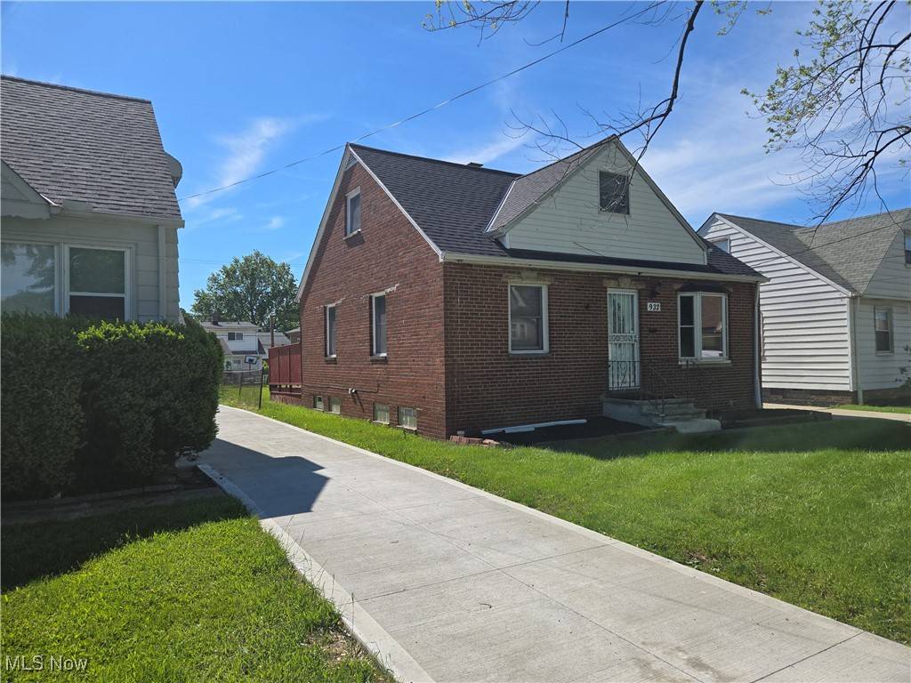 Cleveland, OH 44119,932 E 218th ST