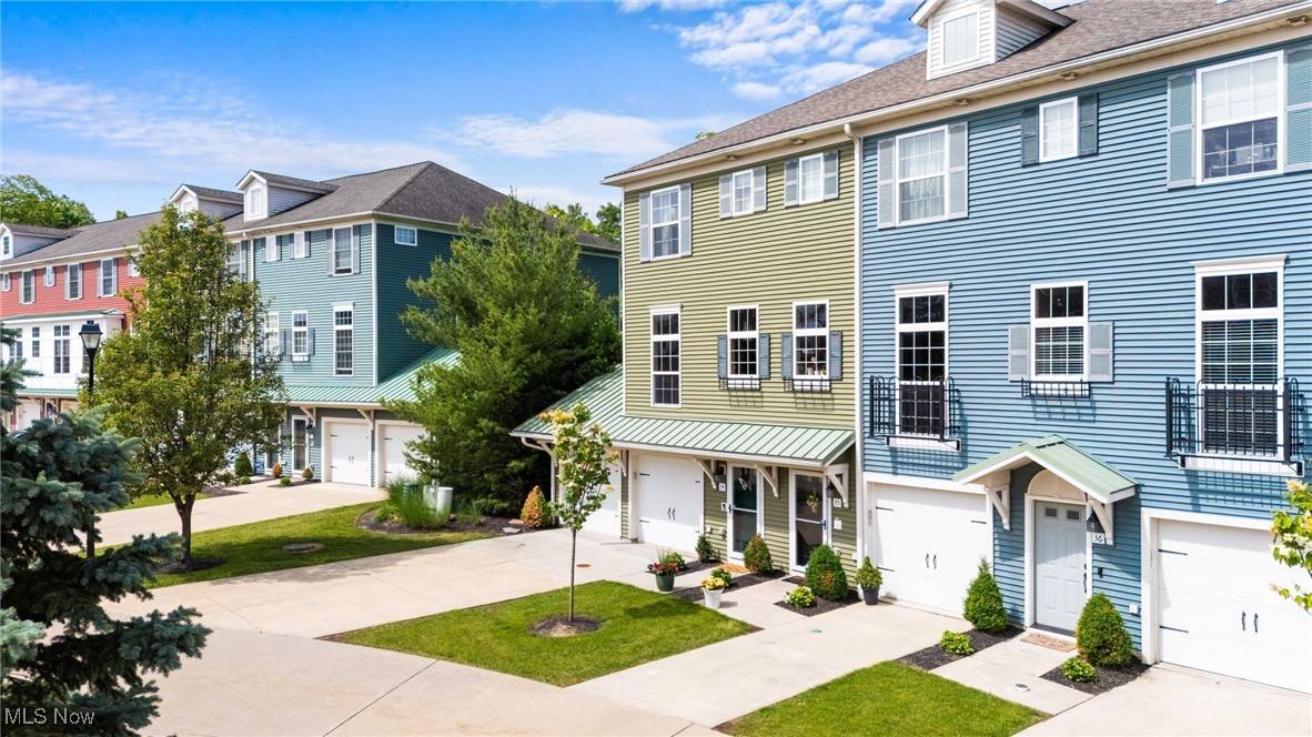 Rocky River, OH 44116,34 Grandview DR