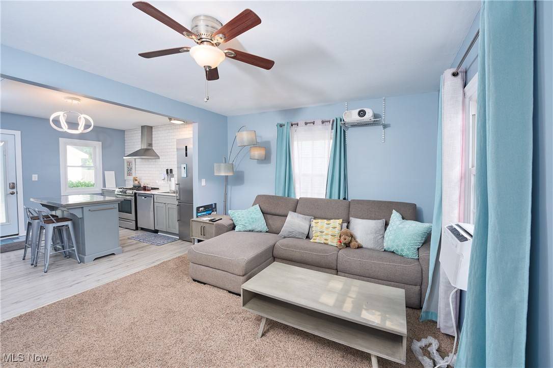 Avon Lake, OH 44012,356 Dellwood RD