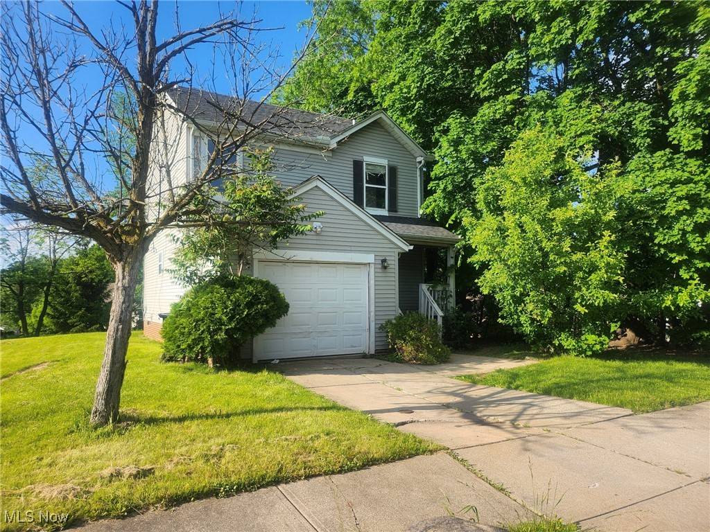 Cleveland, OH 44104,9923 Bessemer AVE