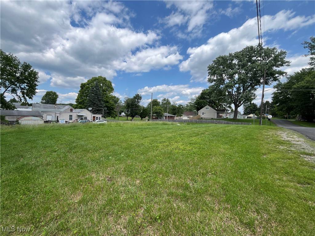 Akron, OH 44312,3037 Shelburn AVE