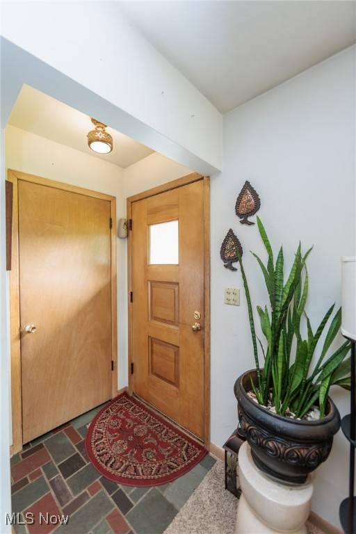 Strongsville, OH 44136,17378 Greenbrier DR