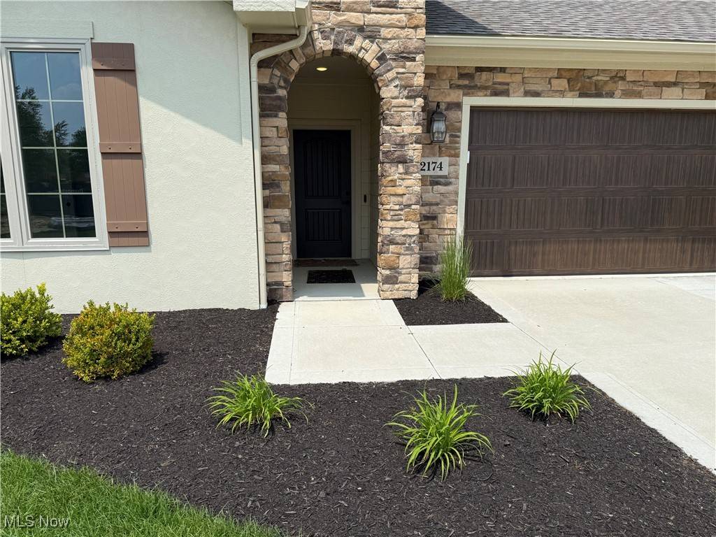 Massillon, OH 44646,2174 Via Luna CIR NW #15