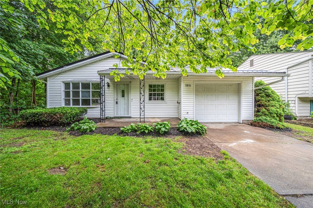Madison, OH 44057,1816 Red Bird RD