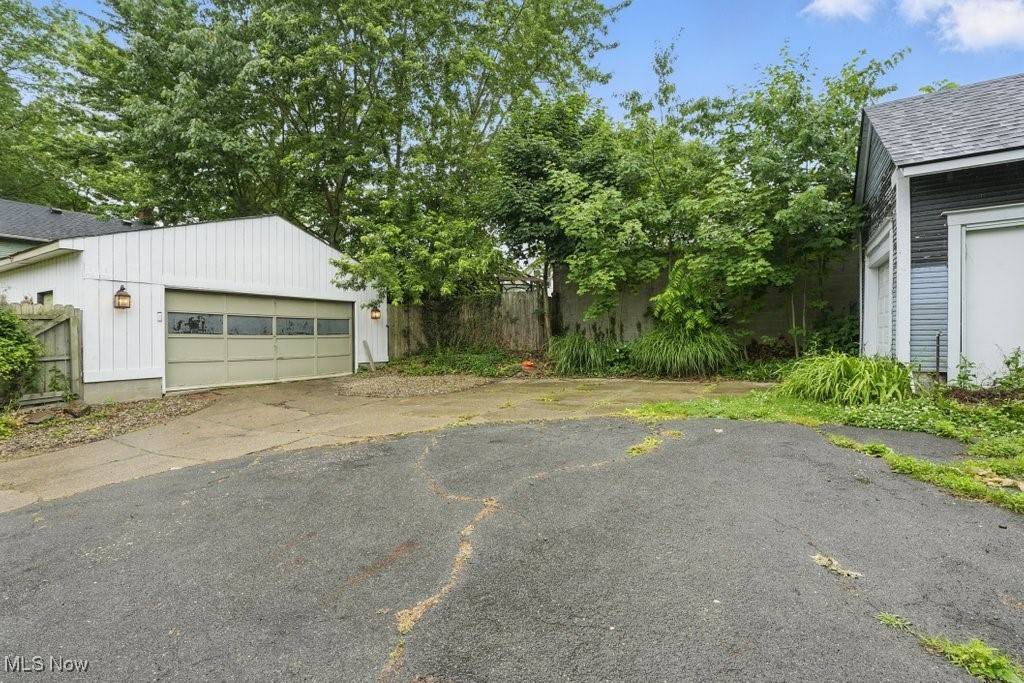 Akron, OH 44303,38 Grand AVE