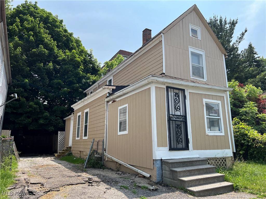 Cleveland, OH 44108,519 E 103rd ST