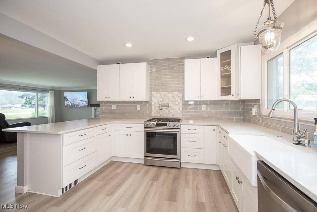 Seven Hills, OH 44131,2611 E Pleasant Valley RD