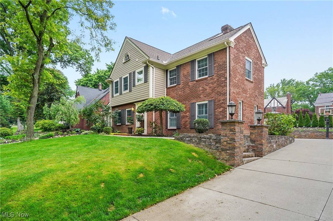 Akron, OH 44303,709 Palisades DR