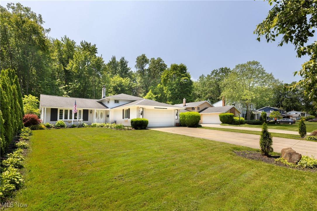 North Olmsted, OH 44070,27933 Edgepark BLVD